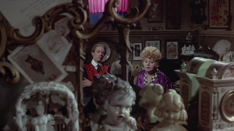 Whoever Slew Auntie Roo? still