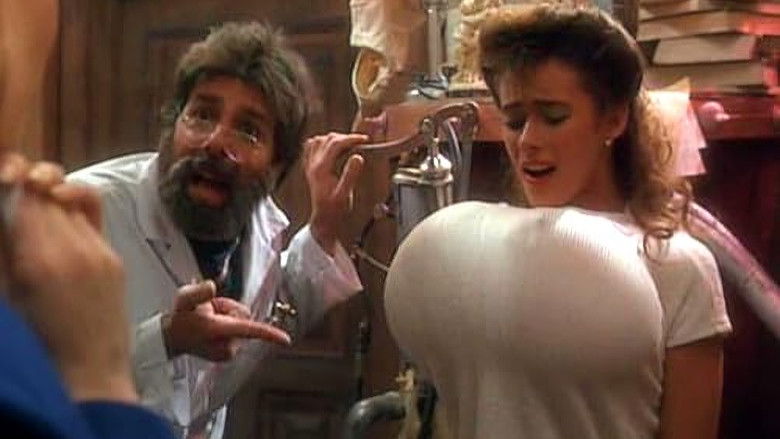 Flesh Gordon Meets the Cosmic Cheerleaders still 2