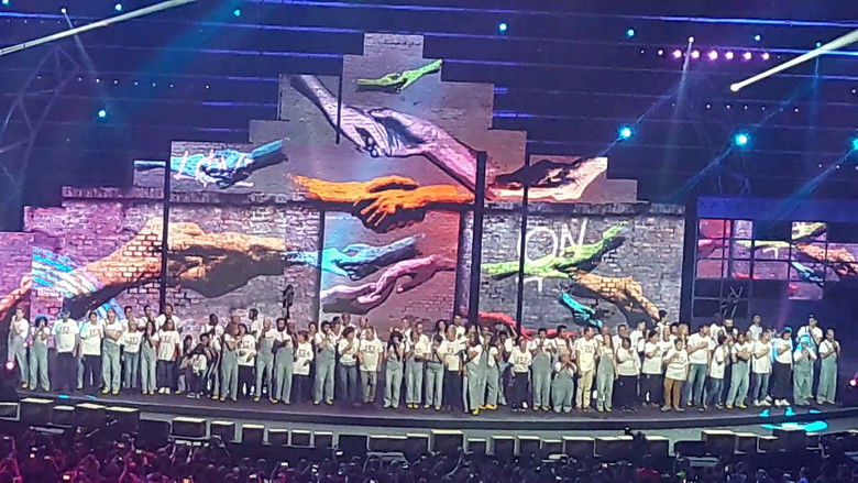 Les Enfoirés 2019 - Le Monde des Enfoirés still 1