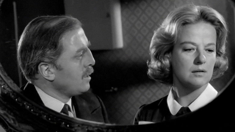 Seance on a Wet Afternoon still 3