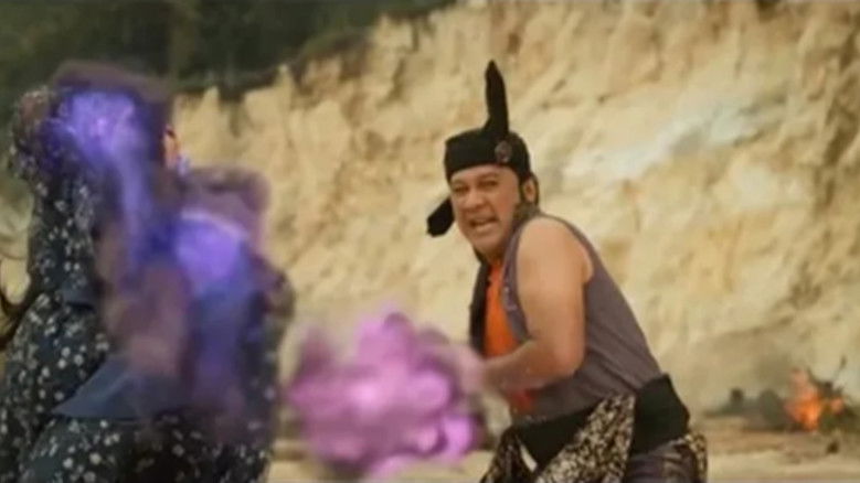 Comic 8 Revolution: Santet K4bin3t still