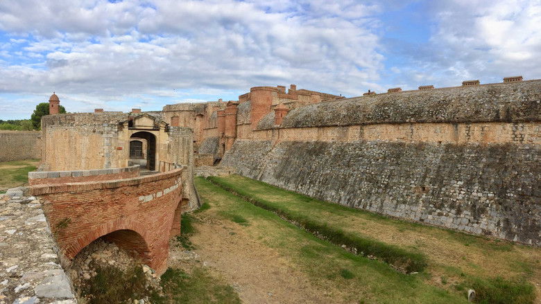 The Glorious Story of Castles still 4